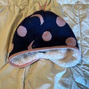 Small girls winter cap Patagonia we ship fast